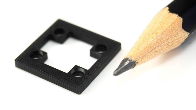 Aus dem ESD-Harz Formula1µ können beispielsweise Chipsockel hergestellt werden.(Bild:  BMF)