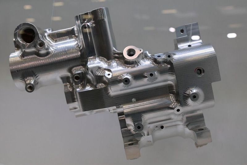 Komplexe Geometrien rationell bearbeiten - das ist eine der Domänen der Grob-Bearbeitungszentren. Auch dieses Teil komt im Luft- und Raumfahrtsektor zum Einsatz. (Bild: Maschinenmarkt/rw)