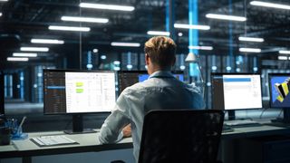 rizone-schulterblick-as-493462090-high-resolution-fri241899000-kopie (Rittal GmbH & Co. KG)