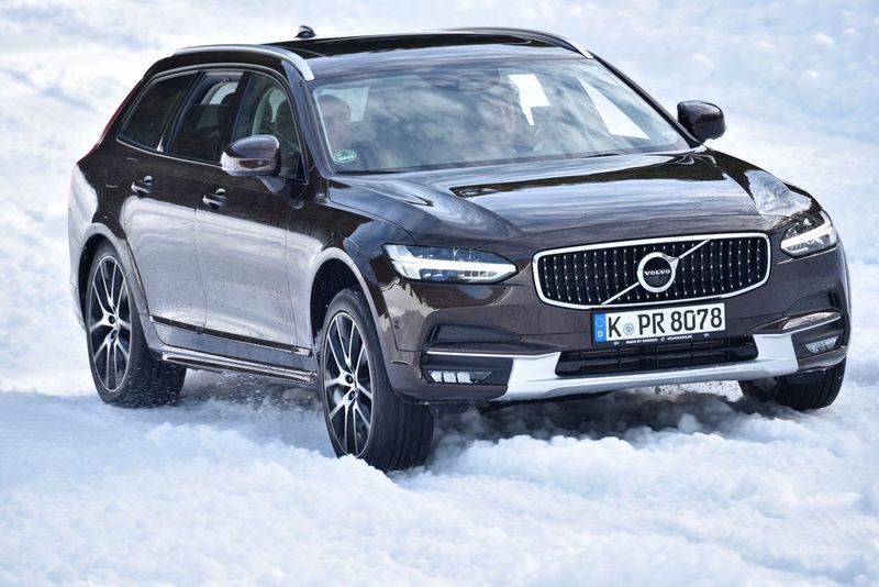 ....dafür sorgt der serienmäßige Allradantrieb. (Volvo)