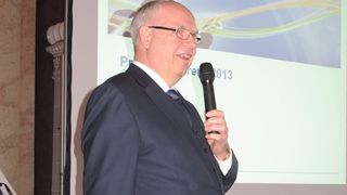 Jumo-Geschäftsführer Bernhard Juchheim präsentiert aktuelle Umsatzzahlen und gibt einen Ausblick auf die Ziele des familiengeführten Unternehmens. (Bild: Ernhofer)