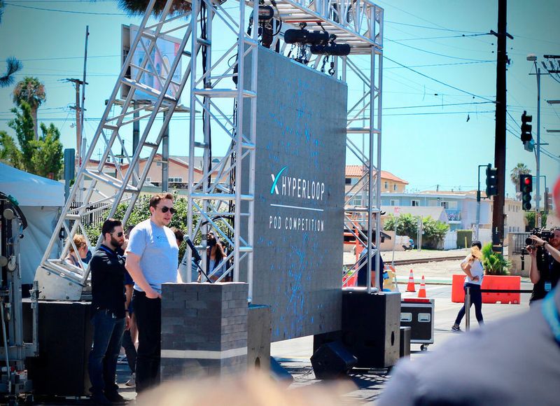 Hinter dem Wettbewerb steht Elon Musk, der mit seinem Raumfahrtunternehmen Space X das Hyperloop-Projekt vorantreibt. (WARR Hyperloop)