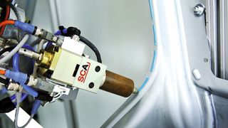 Die SYS6000 von SCA Schucker eignet sich für robotergestützte Verfahren. (Bild: SCA)