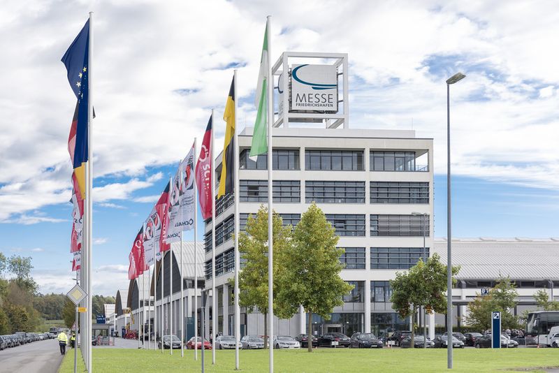 Impressions from Fakuma 2014, which attracted nearly 46,000 visitors from 117 countries and 1,772 exhibitors from 36 nations. (Source: Schall)
