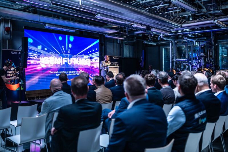 Vor über 90 geladenen Gästen aus Politik, Industrie, Startups und Verbänden wurde das „Home of Bavarian Deeptech“ im Chemiepark Gendorf eröffnet. (Bild: Tom Bauer)