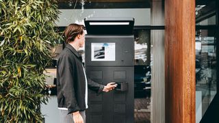 Keine Warteschlange: Tjekvik hat den Ersatzwagenprozess als Teil der Terminbuchung automatisiert. Der Leihwagen-Schlüssel kommt aus dem Automaten. (Symbolfoto) (Bild: Tjekvik)