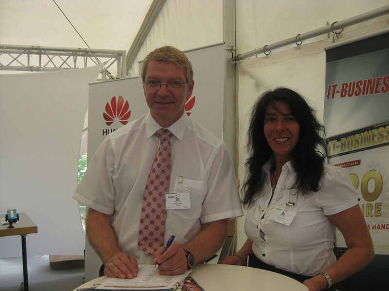 Michael Oster, Huawei, und Sabine Seider, IT-BUSINESS (Archiv: Vogel Business Media)