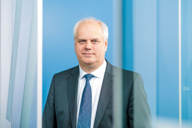 „Ich wünsche mir einen stärkeren Fokus auf den greifbaren Mehrwert für den Kunden und weniger Feature-Gerede.“ Michael Spaeth, Bereichsleiter Geschäftsbereich FOSS bei Ordat (Ordat / klausweddig.com)