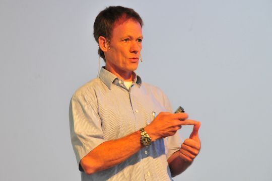 Unterstützt wurde er dabei von seinem Kollegen im Gesellenprüfungsausschuss, Oliver Becker. (Archiv: Vogel Business Media)