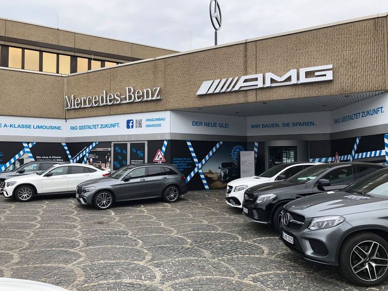 Digitaler Schauraum: Die RKG baut derzeit ihren Hauptsitz nach den Vorgaben der Daimler-Markenarchitektur MAR 2020 um. (Faust / »kfz-betrieb«)