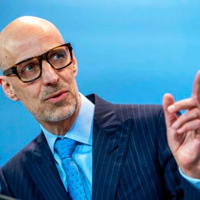 Der BDI-Präsident, Peter Leibinger, sprach im Rahmen der Hannover Messe unter anderem davon, dass Angesichts des Iran-Krieges der europäischen und deutschen Wirtschaft der Kragen eng werden kann. Doch speziell in Deutschland liegt das Problem ganz woanders ... (Bild: dpa / M. Kappeler)