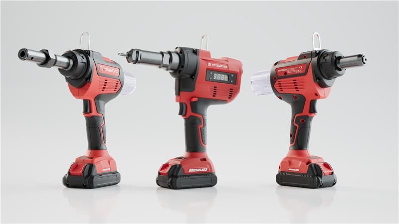 Die drei Setzwerkzeuge folgen einem konsequenten Systemansatz. Sie sind darauf ausgelegt, insbesondere in Kombination mit Titgemeyer-Befestigungselementen und passenden Zugköpfen eine hohe Prozesssicherheit als integrierte Gesamtlösung zu bieten. (Bild:  Titgemeyer)