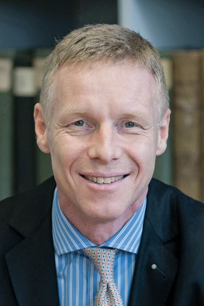 „Die Belt Casting Technology BCT ist ein echtes Highlight unserer Entwicklung. Dabei handelt es sich um eine ressourcenschonende Stahlerzeugung, mit der viele Kompositionen möglich sind“, sagt Dr. Benedikt Ritterbach, Geschäftsführer Salzgitter Mannesmann Forschung GmbH. (Bild: EFB)