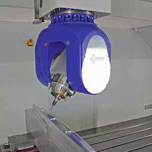 Die Fooke GmbH bearbeitete im Vorführzentrum auf ihrem Fünf-Achs-Bearbeitungszentrum „Endura 704 Linear“ ein anspruchsvolles Flugzeugmodell aus Aluminium. Die Programmierung übernahm Vero Software mit WorkNC.