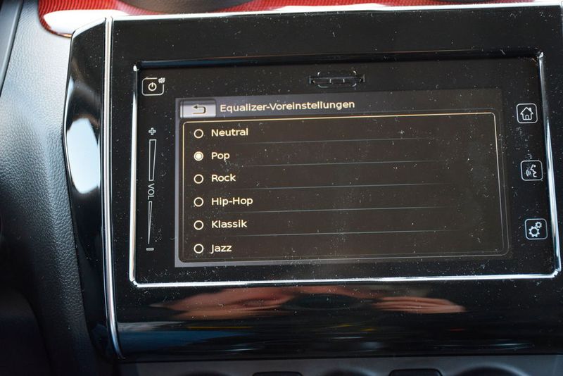 Der Aufwand: Eine Handvoll günstige Transistoren. Der Effekt: Hier gibt's für jeden was auf die Ohren. Vollkommen unverständlich, warum andere Hersteller hier wegen ein paar Cents sparen. (Holz / »kfz-betrieb«)