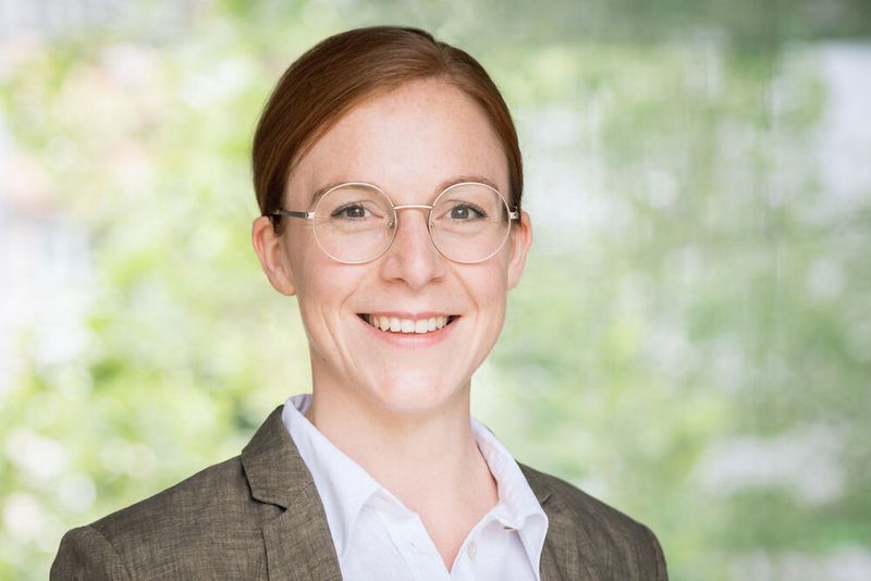 Ann-Kristin Johänning arbeitet als Senior Consultant bei elaboratum. Sie ist zudem zertifizierte systemische Coachin mit Schwerpunkt Veränderungsmanagement und praxiserfahren in der Gestaltung von Transformations- und Innovationsprojekten in Versicherungen, Handel und Industrie.  (elaboratum)