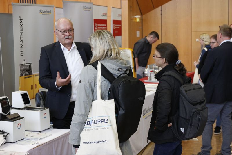    Impressionen der LAB-SUPPLY Sindelfingen 2022.    Mehr Infos zu den kommenden LAB-SUPPLY-Messen finden Sie auf www.lab-supply.info.  (LABORPRAXIS, C. Lüttmann)