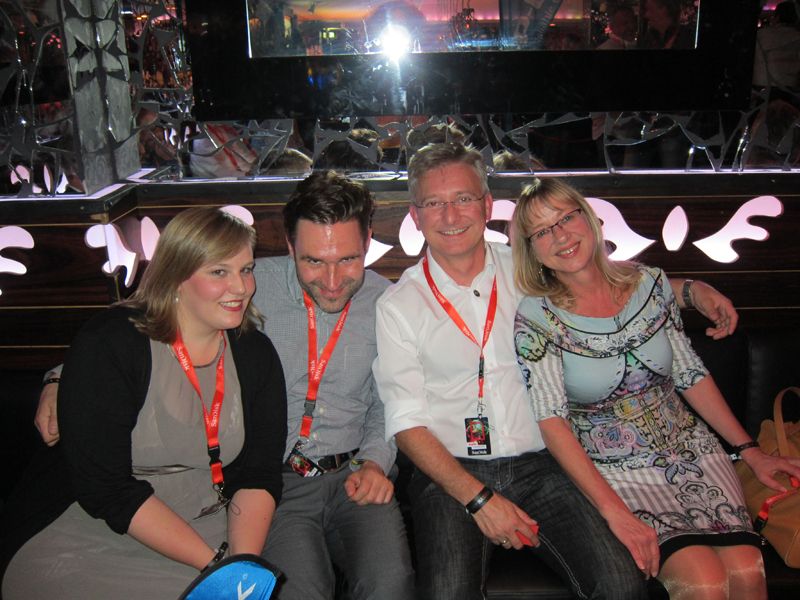 (v. l.) Lisa Haak und Stefan Drawert, eBay, mit Thomas Jell und Gaby Büchner, TP-Link (Bild: IT-BUSINESS)