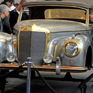 Nicht nur fertig restauriert interessant: Mercedes 300 Cabriolet.