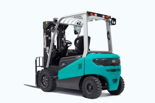 Die Stapler des chinesischen Herstellers Baoli, dessen Euopazentrale in Mailand liegt und der Teil der Kion-Gruppe ist, sind direkt ab europäischem Lager verfügbar.(Bild:  Baoli)