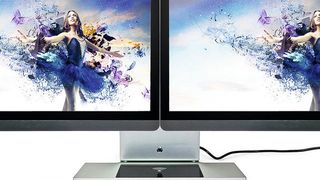 Der modulare All-in-One-PC Modinice kann mit einem oder zwei Displays ausgestattet werden. Der Rechner steckt im Gehäusefuß. (Bild: Modinice)