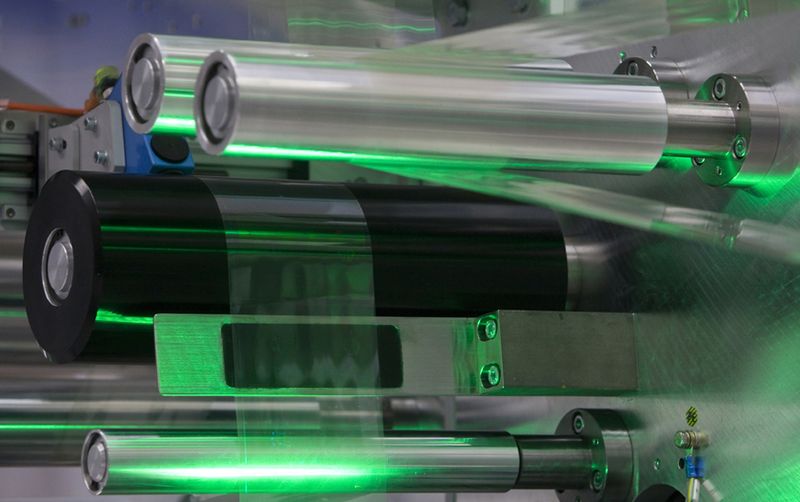 ... Das Identigram gibt den Bundesadler in dreidimensionaler Darstellung, das Lichtbild des Dokumenteninhabers in stilisierter Form sowie den Namen und die Seriennummer holografisch wieder. (Archiv: Vogel Business Media)