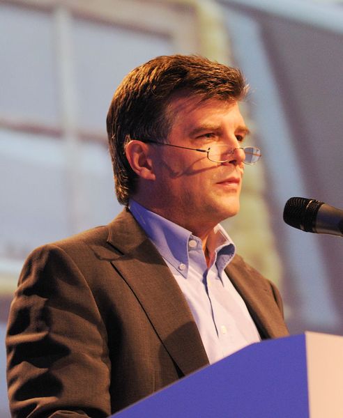 Jens Nietschmann, Deutsche Automobil Treuhand GmbH (DAT), zeigte auf, wie die Autoglasmarke des ZDK, Autoglasplus in die Silverdat integriert wurde. Damit erreicht das system nun 94 Prozent der deutschen Autoversicherer. (Archiv: Vogel Business Media)