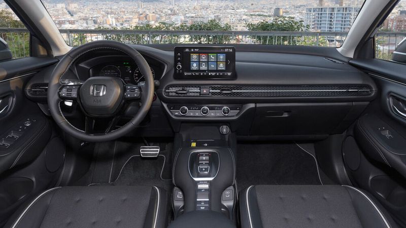 Zentraler Blickfang ist der neun Zoll große Touchscreen-Monitor für das Infotainment. (Bild: Honda)