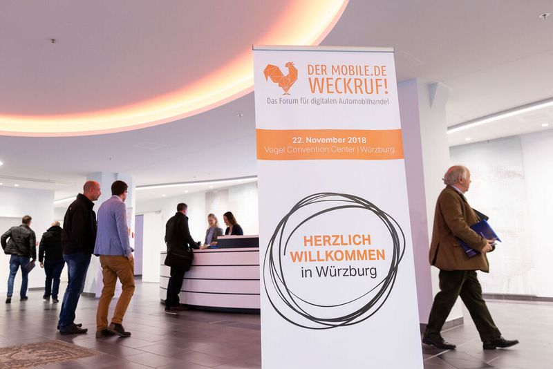 Der Mobile.de Weckruf fand auch in diesem Jahr im Vogel Convention Center statt, am Stammsitz der Fachmedienmarken und Medienpartner »kfz-betrieb« und »Gebrauchtwagen Praxis«. (Stefan Bausewein)