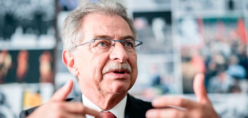 Anlässlich des Tags der Industrie forderte Dieter Kempf, Präsident des Bundesverbandes der Deutschen Industrie (BDI), die Politik auf, mehr zur Innovations- und Investitionsförderung beizutragen.