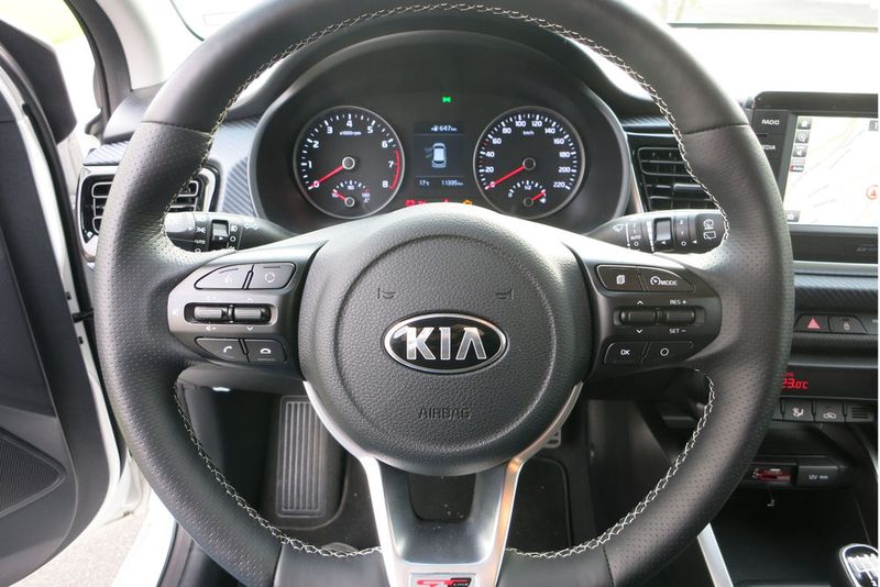 Die Rundinstrumente kommen noch analog. (Bild: Schreiner/»kfz-betrieb«)