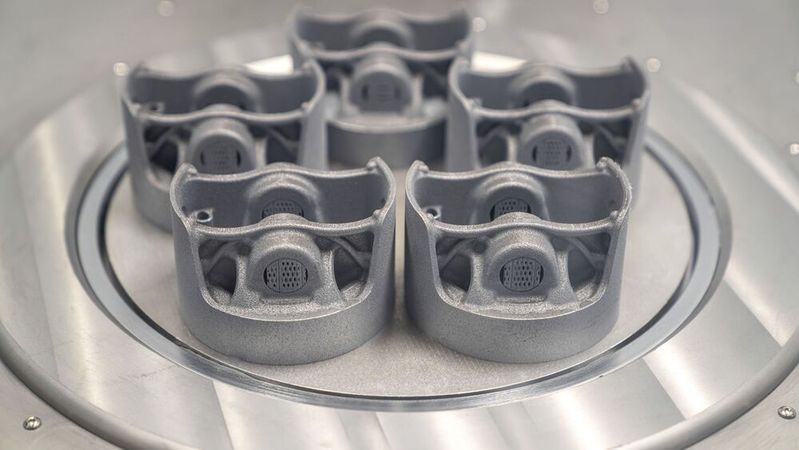Ein Ersatzbild, weil die 3D-gedruckten Zylinderköpfe erst zum 2. Classic Business Day gezeigt werden: Gemeinsam mit Mahle arbeitet Porsche an 3D-gedruckten Hochleistungskolben.(Bild:  Porsche)