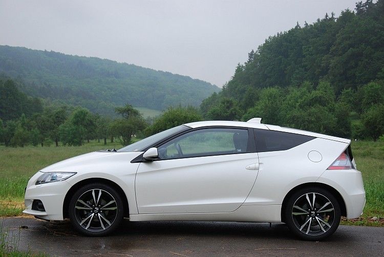 Die Seitenansicht mit der flachen Dachlinie erinnert an den legendären Vorgänger Honda CRX. (Foto: Rosenow)