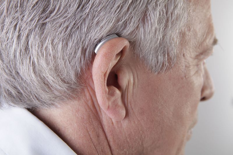 Es wird vermutet, dass Schwerhörigkeit, die dem Alter geschuldet ist, 2,5 Millionen Patienten mehr hervorbringen wird. Weitere interessante Beiträge rund um das Thema Gesundheit:    - Was steuert unsere Lebenserwartung?      - Was sagt die Genetik über Ursachen der Schlaflosigkeit?      - Leere Bäuche lernen gerne?  (Bild: biha 2015 - Eigenes Werk, CC BY-SA 2.0, https://www.flickr.com/photos/134783624@N07/22795693391) (Bild: biha 2015)