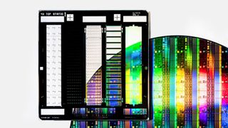 Silizium-Wafer mit Belichtungsmasken: Bricht ohne den Verkauf von Lithografiemaschinen nach China die globale Halbleiterlieferkette zusammen? (Bild: Paul Raats / ASML)