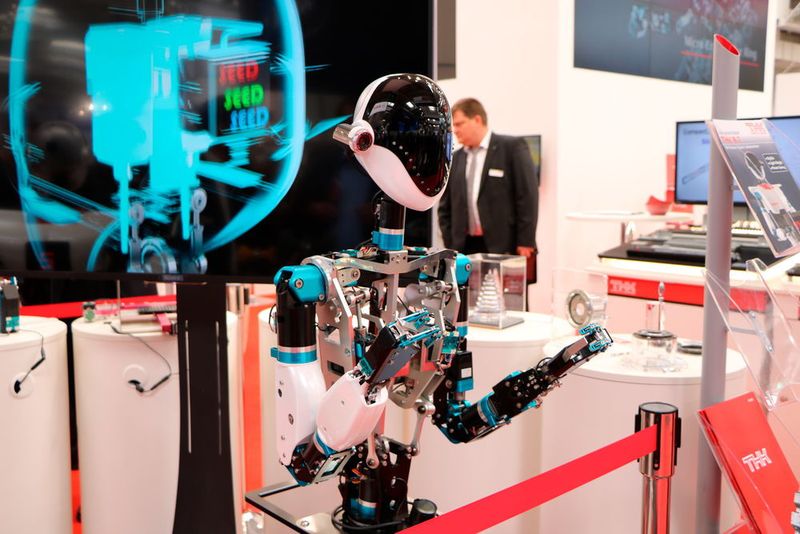 Der humanoide Roboter R7 von Seed Solutions war auch wieder vor Ort.  (K.Juschkat/konstruktionspraxis/elektrotechnik)