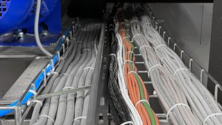 Qualitativ hochwertige Kabel sorgen in den Containern für eine gleichbleibende Temperatur. (L&R Kältetechik)