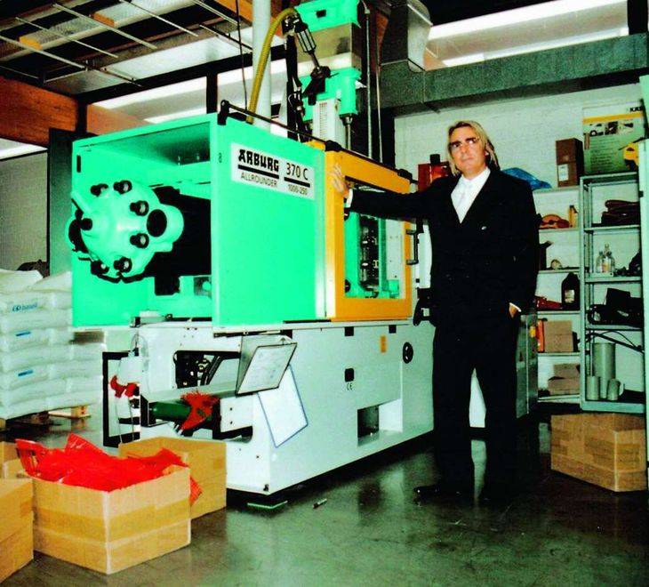 Spritzgussmaschine.jpg ()