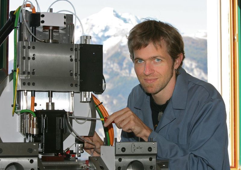 Stefan Simon ou l’art de manier la haute technologie dans les Alpes. (Image: Micronarc) (Archiv: Vogel Business Media)