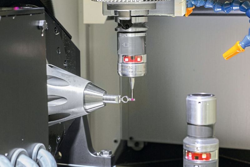 Der Messtaster TC52 eignet sich ideal für Messungen filigraner Bauteile aus der Medizintechnik. (Blum-Novotest)