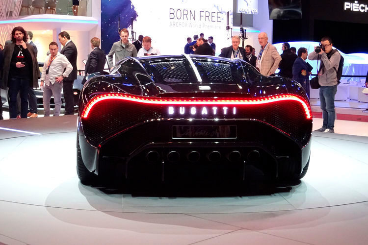 Hier noch als Prototyp auf dem Genfer Autosalon zu sehen und laut Medienberichten bald in Cristiano Ronaldos Garage: der Bugatti „La Voiture Noire“. (Seyerlein/»kfz-betrieb«)