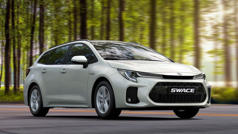 Den Kombi mit Hybridantrieb hat Suzuki nicht selbst entwickelt, sondern per „Badge Engineering“ auf Toyota-Kompetenz zurückgegriffen. (Bild: Suzuki)