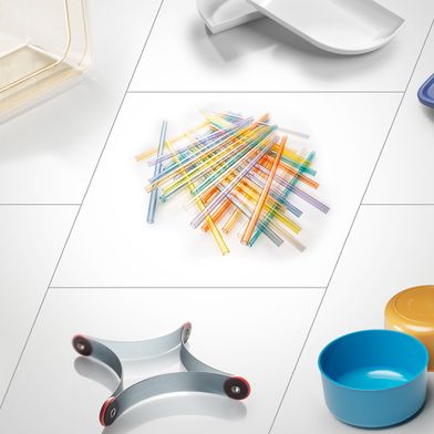 Erweitertes Ultrason P-Portfolio von BASF ermöglicht Neuqualifizierung von Artikeln in Kontakt mit Lebensmitteln wie Mehrwegflaschen, Cateringgeschirr und Speisenwärmern gemäß EU-Verordnung 2024/3190. (Bild: BASF 2026)