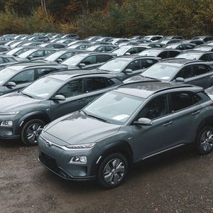 Der Hintergrund: In einer Leasingaktion im Sommer vermarktete der Autohändler mehrere hundert Einheiten des Elektro-SUVs Kona.(Bild:  Torpedo-Gruppe)