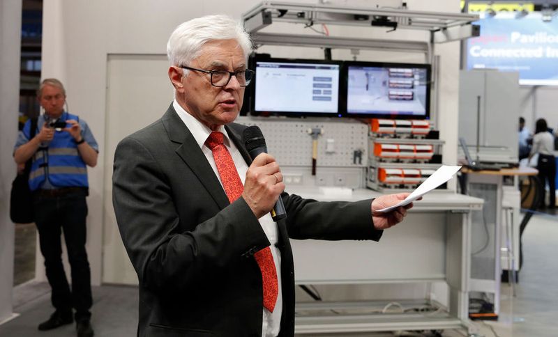 Presse-Highlight-Tour am 22. April 2018: Technologie-Initiative SmartFactory KL e.V., Halle 8, Stand D18 (Bild: Deutsche Messe)