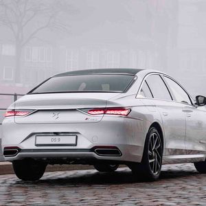 Der 4,93 Meter lange Fünftürer kommt im klassischen Business-Format daher.(Bild:  DS)