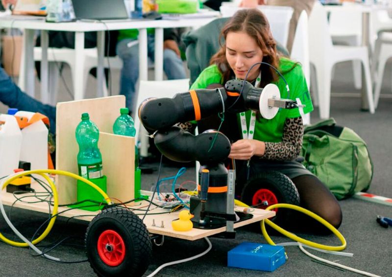 Für beide Seiten ist der Makeathon neben dem Ausbildungsansatz eine Recruiting-Plattform.  (Bild: ITQ GmbH)