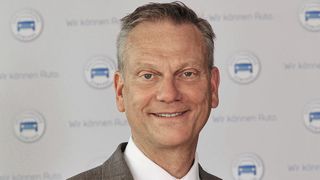 ZDK-Präsident Arne Joswig fragte die ZDK-Vorstandsmitglieder, wofür sie stehen und wofür sie sich in den nächsten drei Jahren einsetzen.  (Bild: ProMotor)