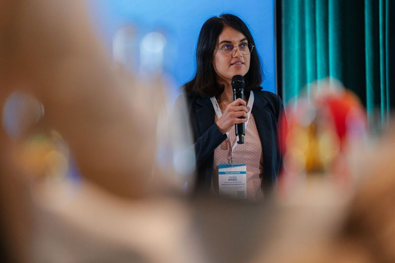 Dr. Sarah Krieg, Stabsstelle Unternehmensentwicklung und Kommunikation am Uniklinikum Ulm, erzählte über MEDI:CUS aus Anwendersicht: Die Ulmer Uniklinik ist seit Beginn an Bord. (Bild: Manuel Emme)