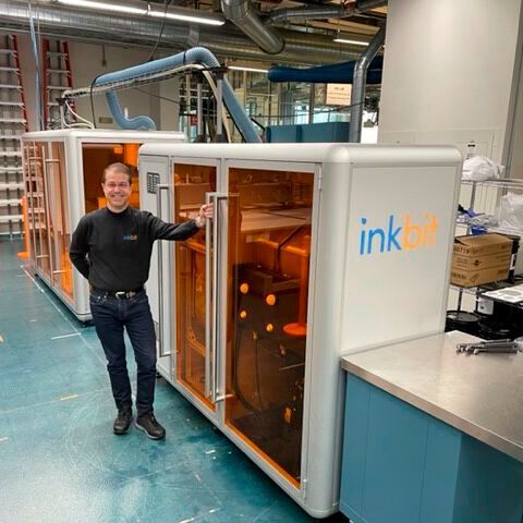 Inkbit SVP-Commercial Eric Bert reviewing the Saint-Gobain installation.
